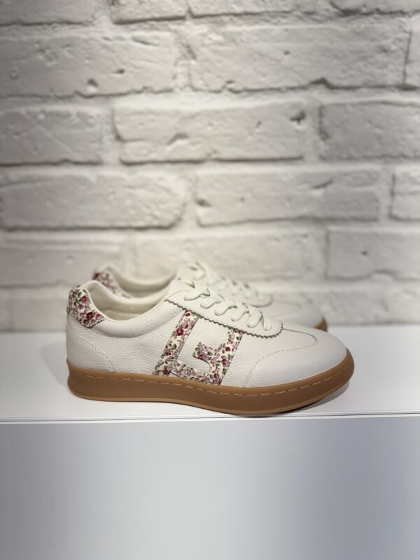 Basket Tigrou blanc fugitive