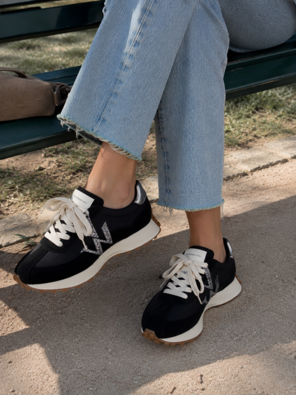 Baskets Flow Initials noir Vanessa Wu